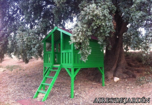 Resultado casita de madera infantil Toby en Granada instalada por los propios clientes